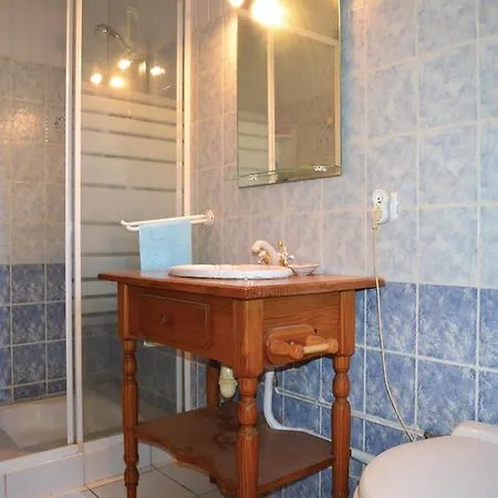 Dom wakacyjny Five Bedroom Holiday In Mezzavia Coggia
