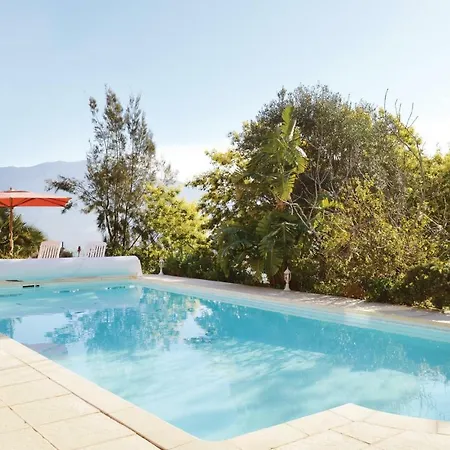 Five Bedroom Holiday In Mezzavia Dom wakacyjny *